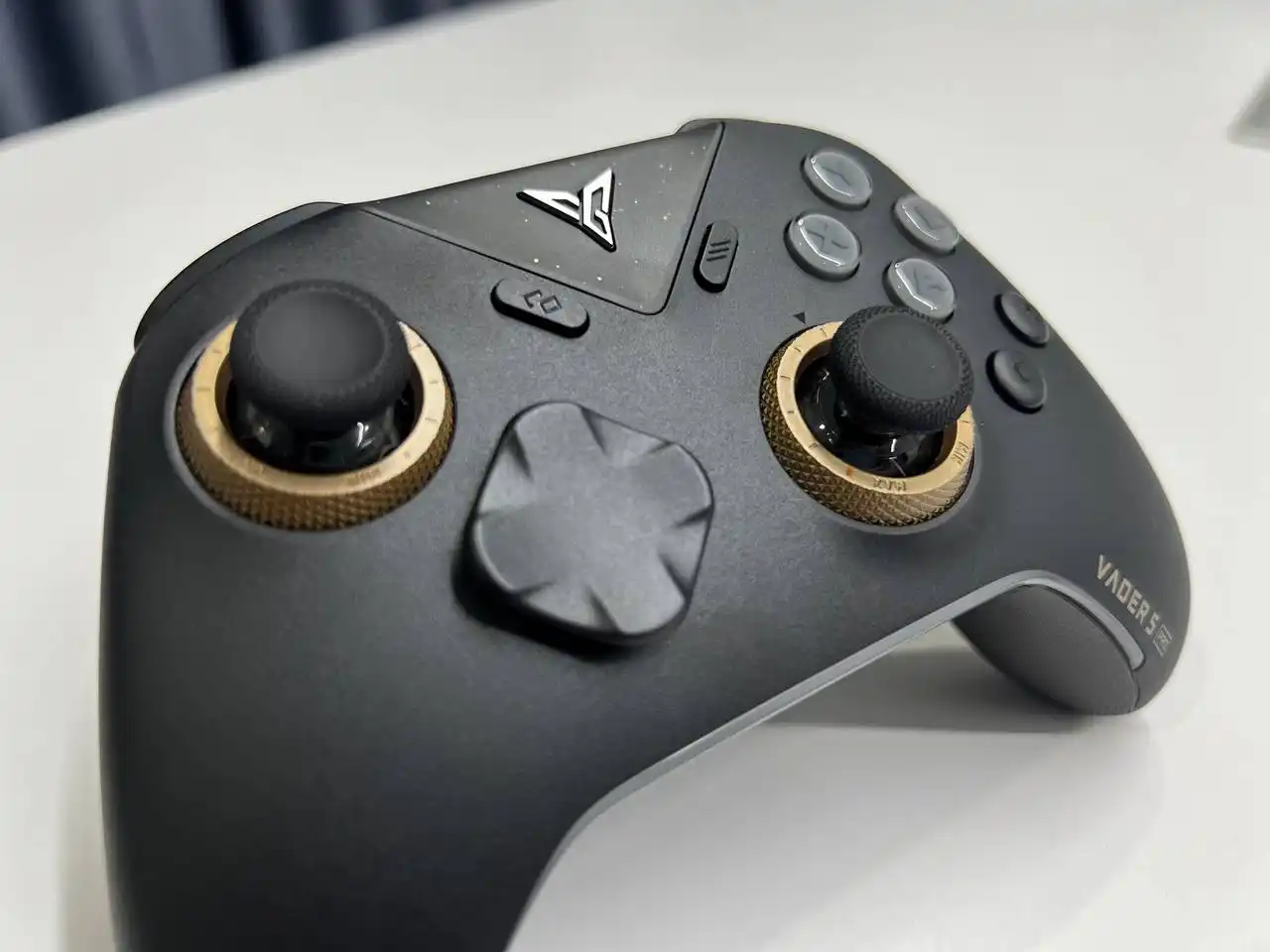 flydigi-vader-5-pro-premium-v2-danh-gia-gaming-gear (5).webp