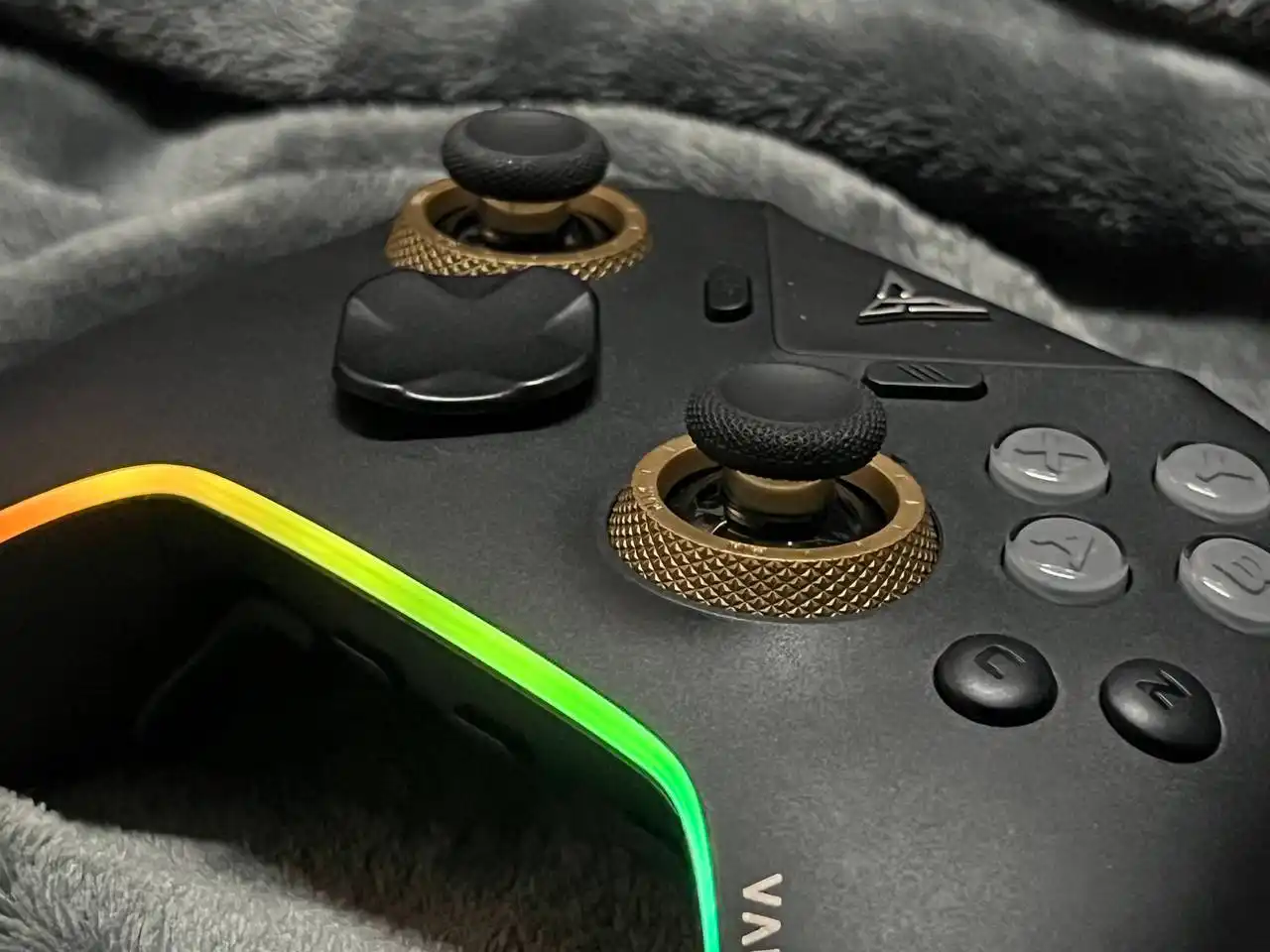 flydigi-vader-5-pro-premium-v2-danh-gia-gaming-gear (19).webp