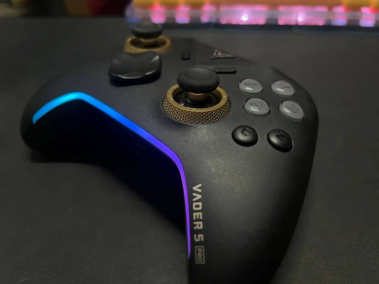 flydigi-vader-5-pro-premium-v2-danh-gia-gaming-gear (12).webp