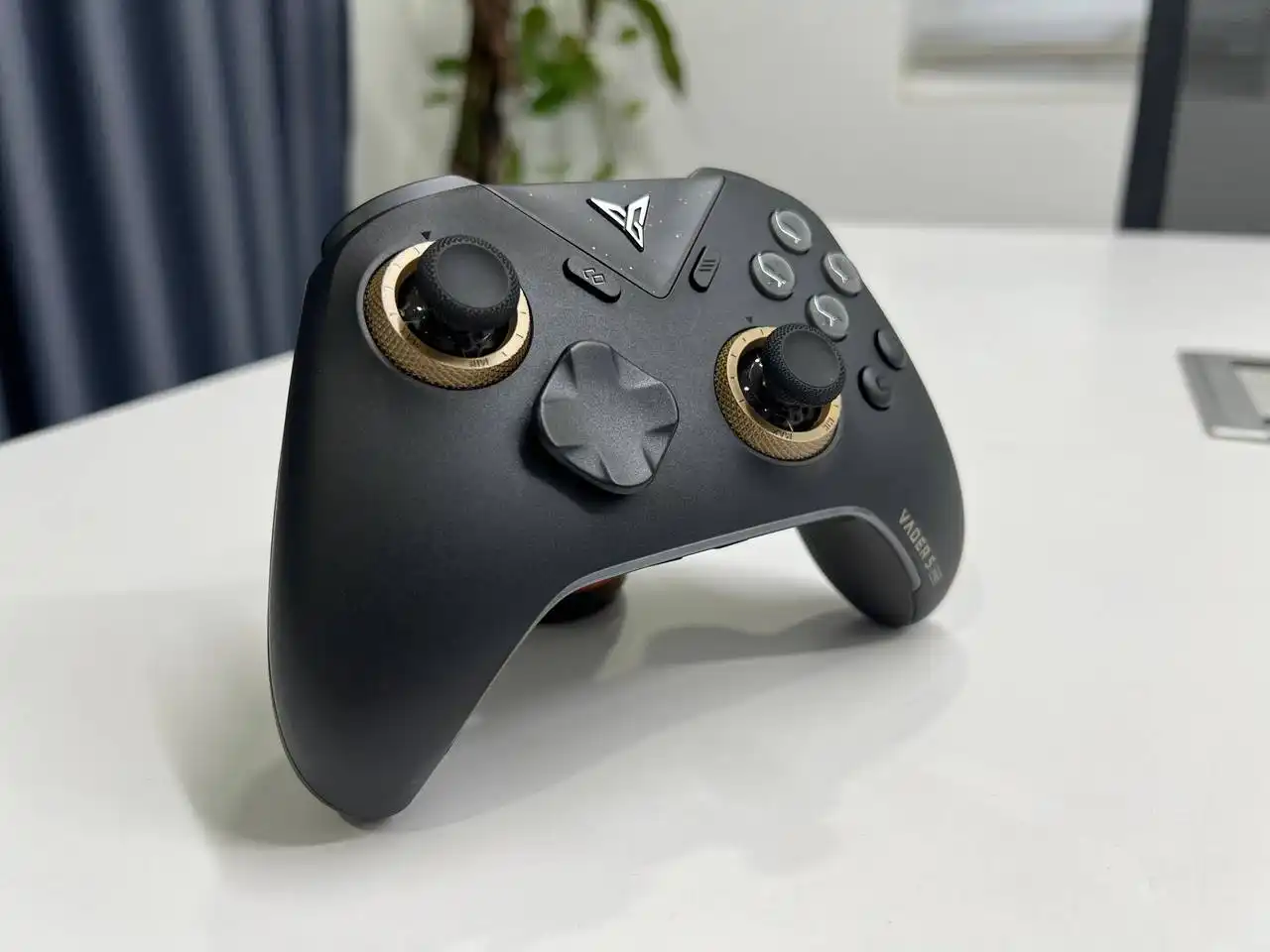 flydigi-vader-5-pro-premium-v2-danh-gia-gaming-gear (4).webp